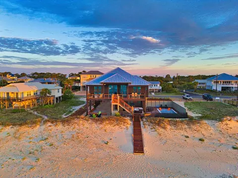 800 W Gorrie Dr, Saint George Island, FL 32328