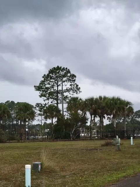 119 S Mariners Way, Carrabelle, FL 32322