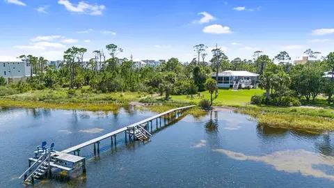 7520 Robinwood Dr, Port St. Joe, FL 32456