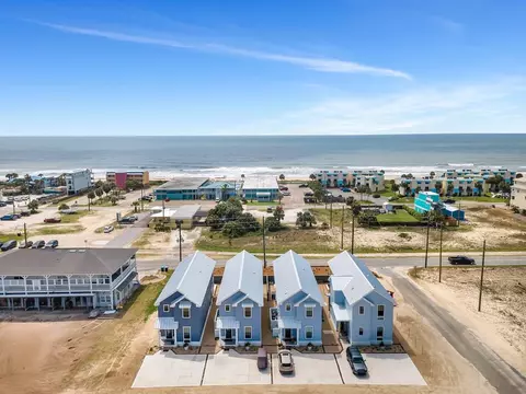 159 W Gulf Beach Dr, Saint George Island, FL 32328