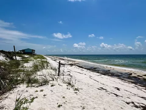 508 Gulf Dr, Carrabelle, FL 32322 photo 3