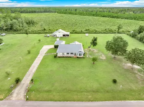 235 Betty Rae Dr, Wewahitchka, FL 32465