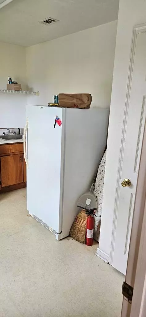 Kitchen - 612 River Rd, Carrabelle, FL 32322 photo 2 of 2