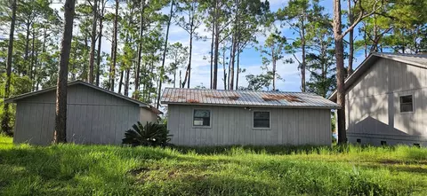 Exterior - 612 River Rd, Carrabelle, FL 32322 photo 2 of 4