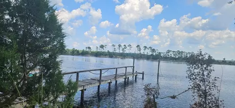 View/Area - 612 River Rd, Carrabelle, FL 32322 photo 2 of 3