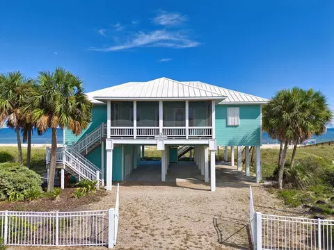 872 W Gorrie Dr, Saint George Island, FL 32328
