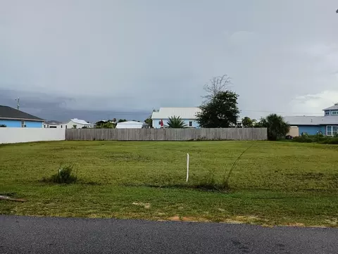 411 7th St, Mexico Beach, FL 32456