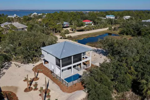464 W Pine Ave, Saint George Island, FL 32328