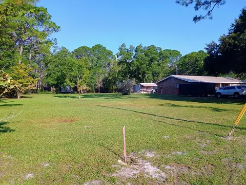 Exterior - 370 Mill Rd, Carrabelle, FL 32322 photo 5 of 8