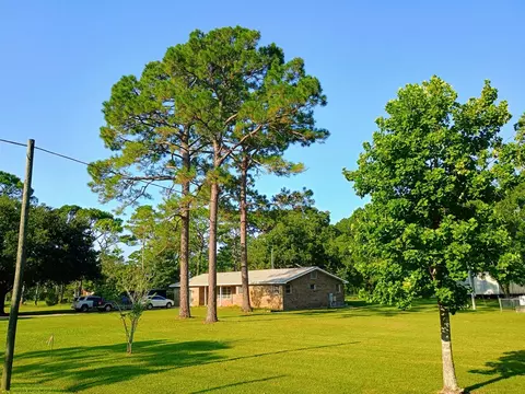 Exterior - 370 Mill Rd, Carrabelle, FL 32322 photo 4 of 8