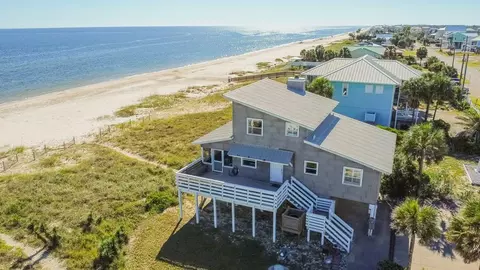 864 W Gorrie Dr, Saint George Island, FL 32328