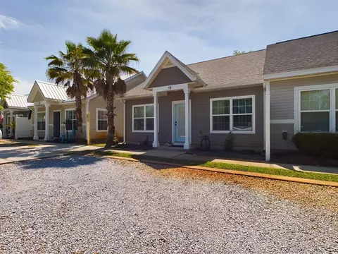 1004 15th St #19, Mexico Beach, FL 32456