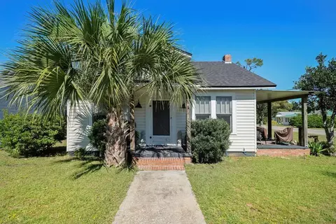 529 7th St, Port St. Joe, FL 32456