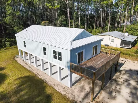 Exterior - 3015 Hwy 98 E, Carrabelle, FL 32322 photo 2 of 11