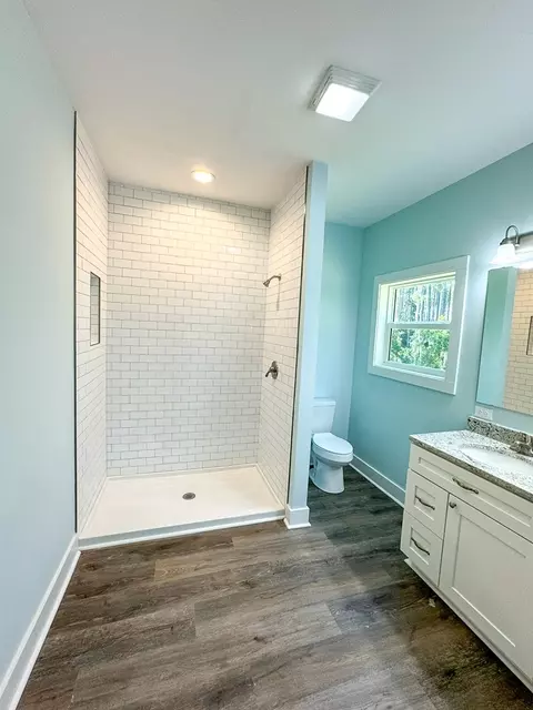 Bath - 3015 Hwy 98 E, Carrabelle, FL 32322 photo 5 of 6