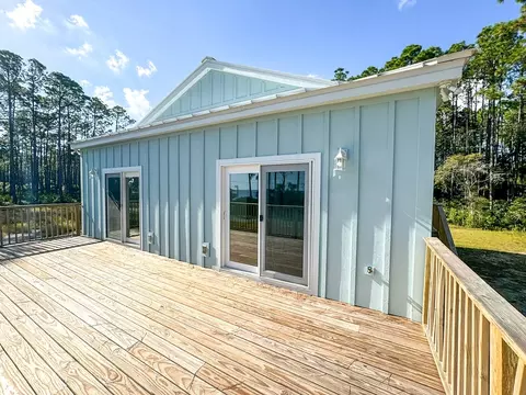 Exterior - 3015 Hwy 98 E, Carrabelle, FL 32322 photo 5 of 11