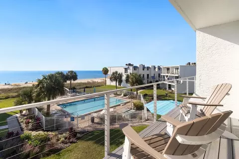 240 W Gorrie Dr #E5, Saint George Island, FL 32328