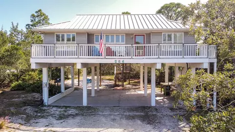 564 W Bay Shore Dr, Saint George Island, FL 32328