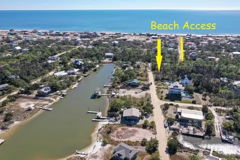 304 Land St, Saint George Island, FL 32328
