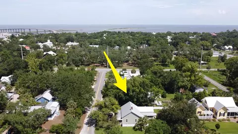 112 Dr Frederick S Humphries St, Apalachicola, FL 32320