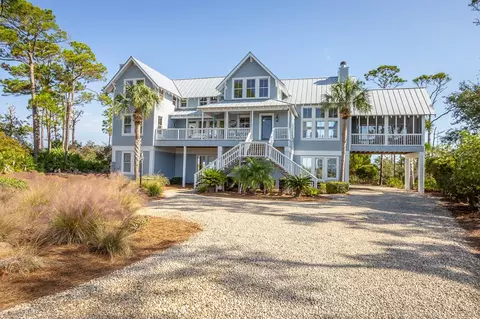 1431 Pelican Ln, Saint George Island, FL 32328