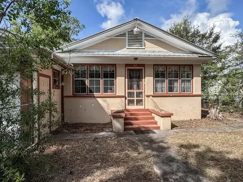 52 17th St, Apalachicola, FL 32320