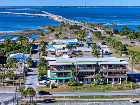 112 Franklin Blvd #201, Saint George Island, FL 32328