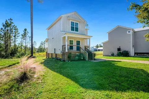 208 Lake Mckissack Ln, Carrabelle, FL 32322