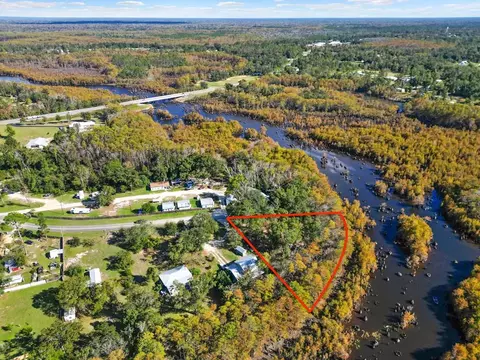 587 Texas Dr, Wewahitchka, FL 32465