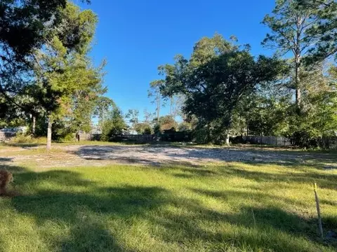 903 16th St, Port St. Joe, FL 32456