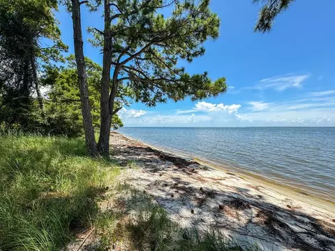 1405 Hwy 98, Eastpoint, FL 32328