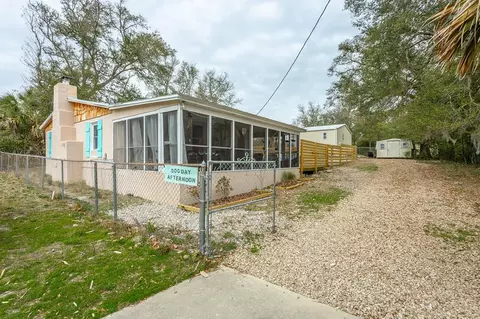 512 NW Ave B, Carrabelle, FL 32322 photo 1