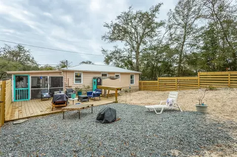 512 NW Ave B, Carrabelle, FL 32322 photo 4
