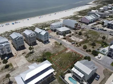 111 S 36th St, Mexico Beach, FL 32456