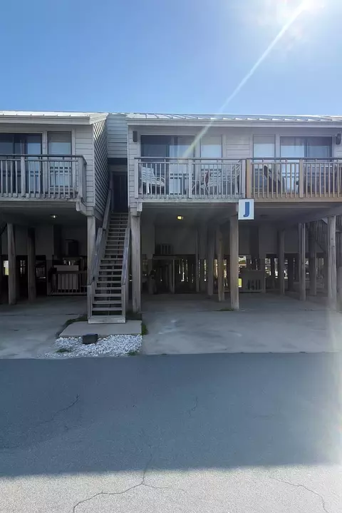 1804 E Gulf Beach Dr #J 3, Saint George Island, FL 32328