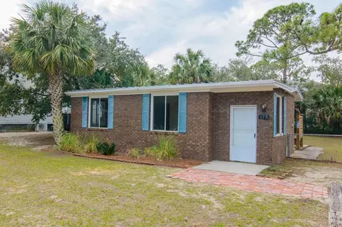 173 S Palm St, Port St. Joe, FL 32456