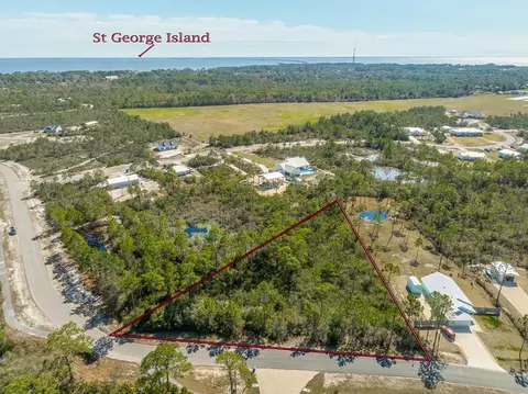 216 Ridgecrest Pkwy, Eastpoint, FL 32328