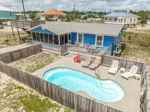 901 E Gorrie Dr, Saint George Island, FL 32328