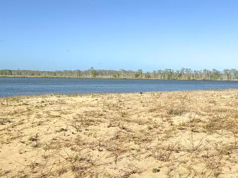 208 Sand Bar Rd, Apalachicola, FL 32320