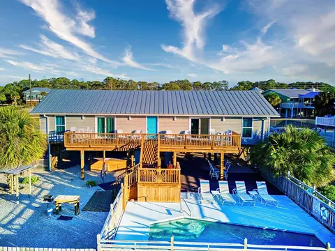 601 E Gorrie Dr, Saint George Island, FL 32328
