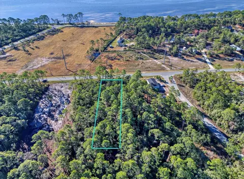 1013 Cc Land Rd, Eastpoint, FL 32328