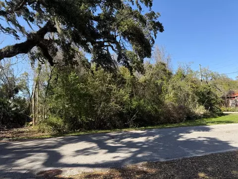 200210 5th St, Apalachicola, FL 32320