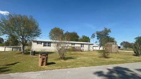 301 Settlers Ridge Dr, Wewahitchka, FL 32465