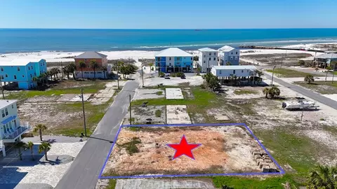 118 42nd St, Mexico Beach, FL 32456