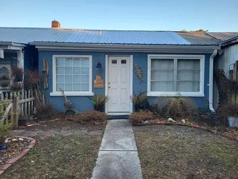 6 Parker Ave # -6, Lanark Village, FL 32323