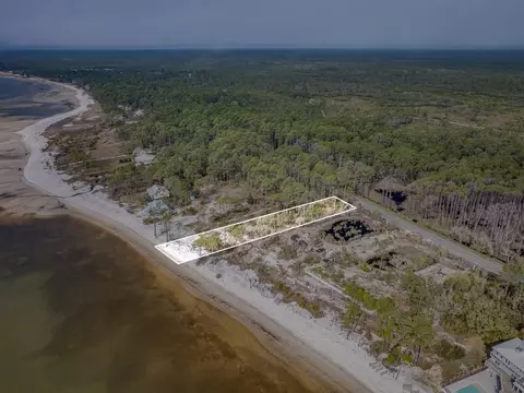 2388 Hwy 98 W, Carrabelle, FL 32322