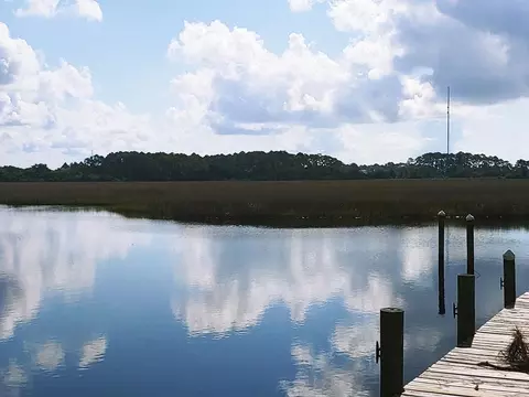 1562 Carraway Cir, Carrabelle, FL 32322