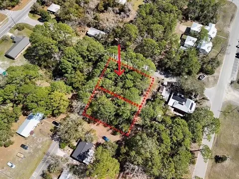 161 Ave K, Apalachicola, FL 32320