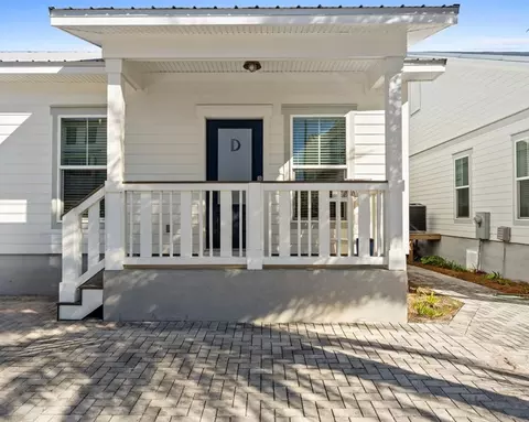 101 42nd St #D, Mexico Beach, FL 32456