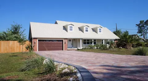 2101 Monument Ave, Port St. Joe, FL 32456